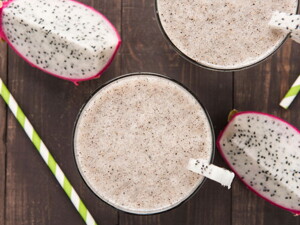 Batido de frutas exóticas con cubitos de cacao