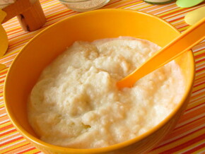 Leche y sémola con caramelo