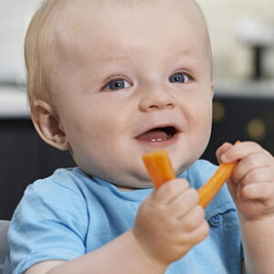 Establece buenos hábitos de alimentación para tu bebé