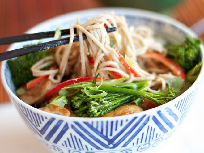 Ensalada de fideos a la vietnamita